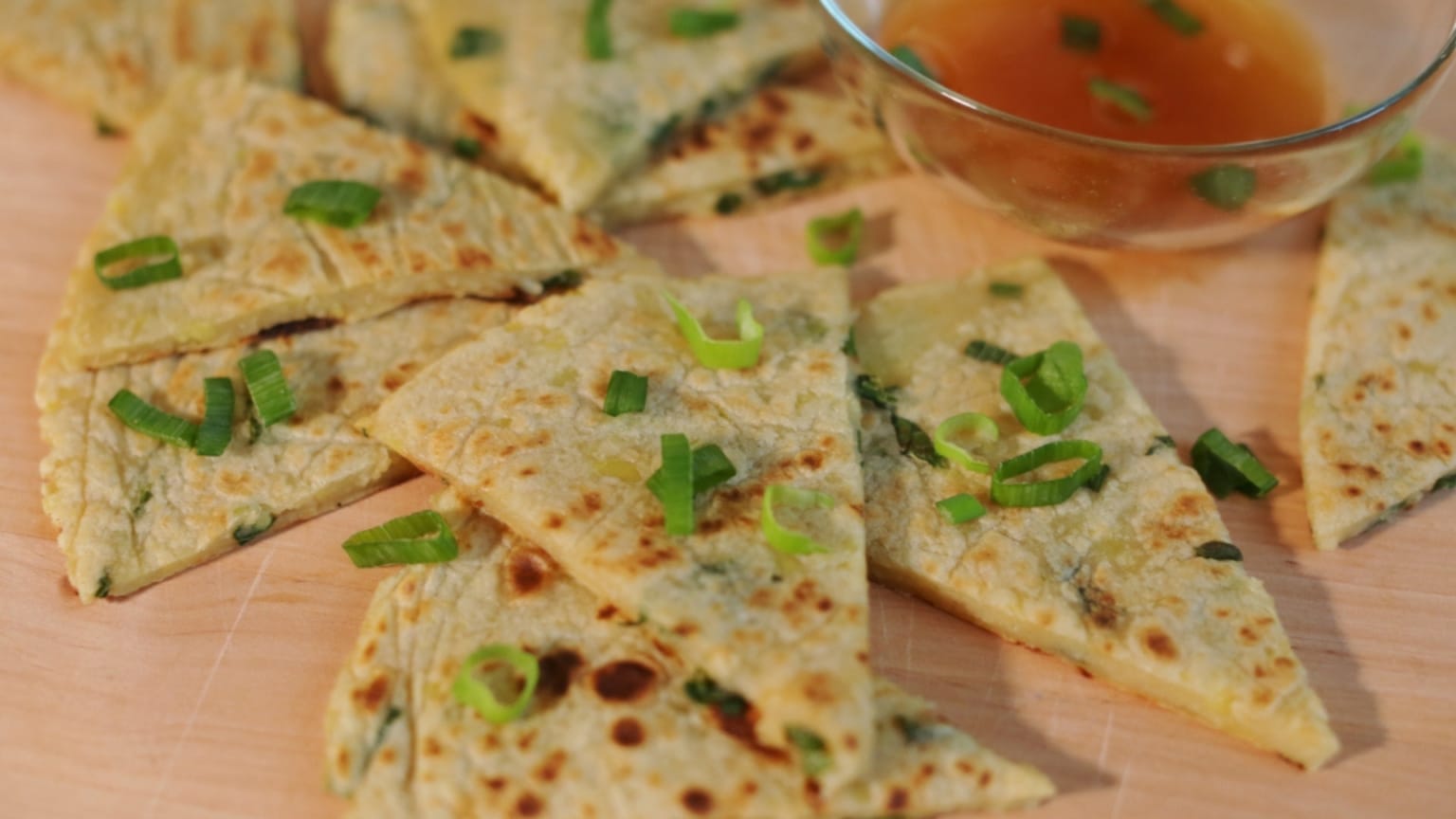 Pfannkuchen mit Frühlingszwiebeln Rezept