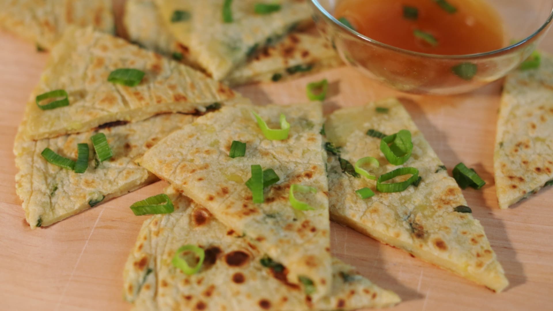 Pfannkuchen mit Frühlingszwiebeln Rezept